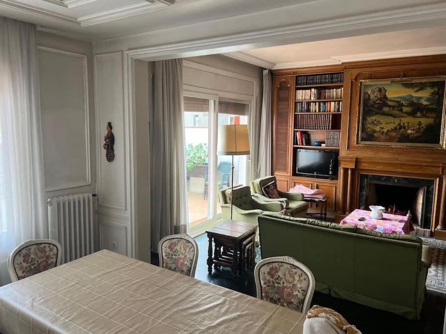 Gran Piso Terrassa Centro Rambla 5 Habitaciones Екстериор снимка